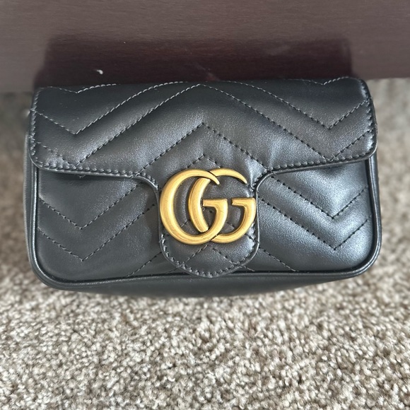 Gucci Handbags - 🔥Real Gucci! Purse/Handbag